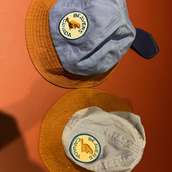 Vintage Beaver Vest, Scarf and hats - Picture 3 of 3